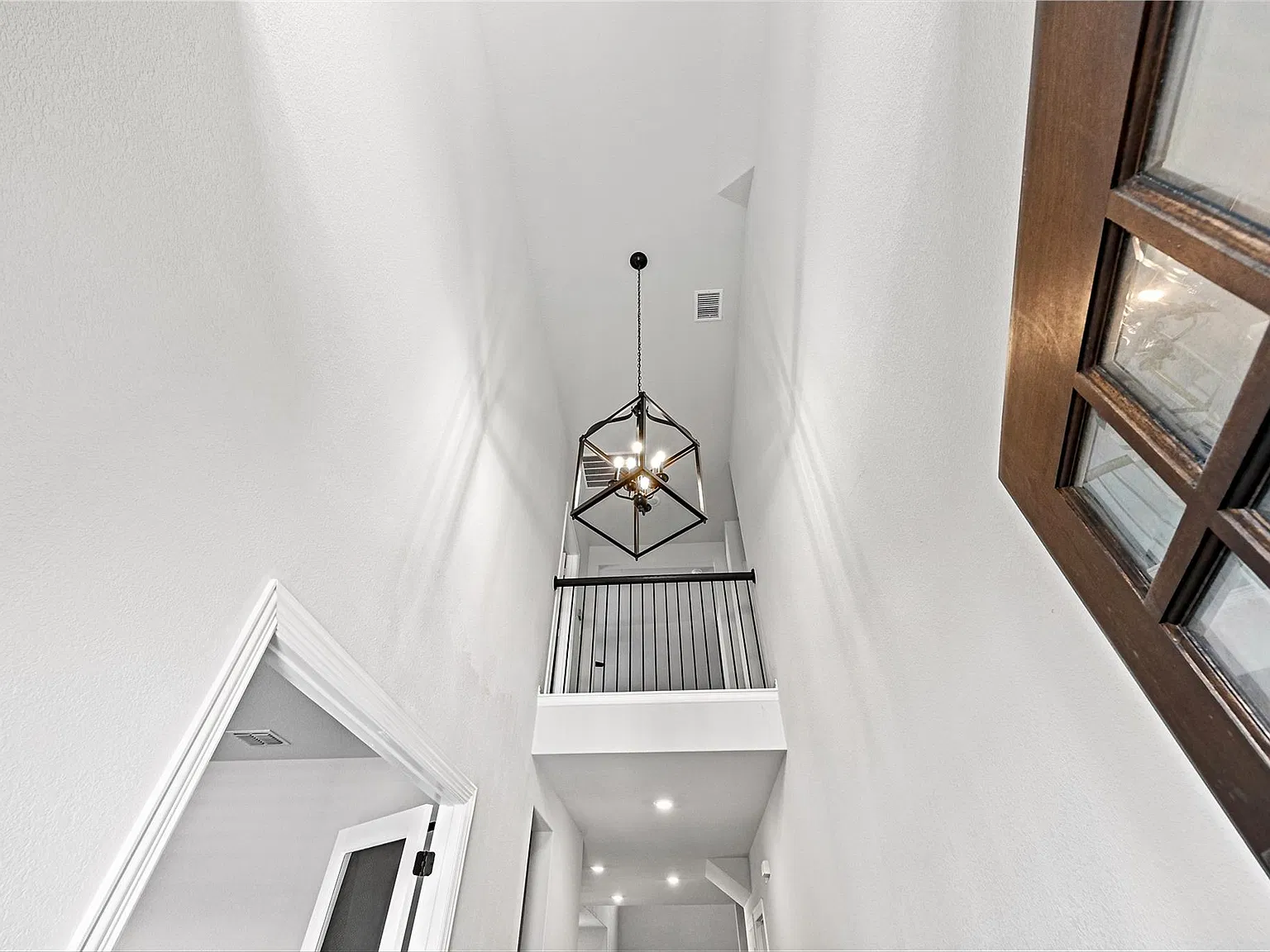 4 bed, 2.5 bath, 3115 sqft, $3,400 — Photo 4