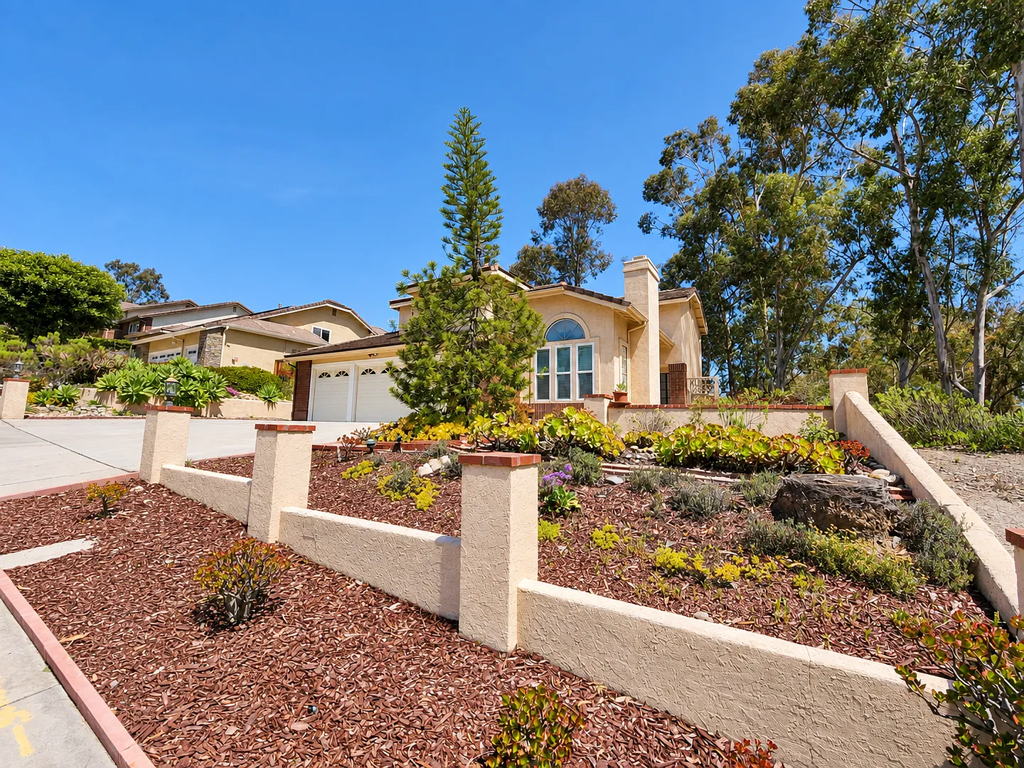 Scripps Ranch - Two Story Home - 3 Car Garage — Photo 2