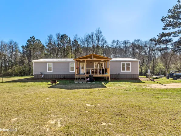 36 Powers Dr, Laurel, MS 39443