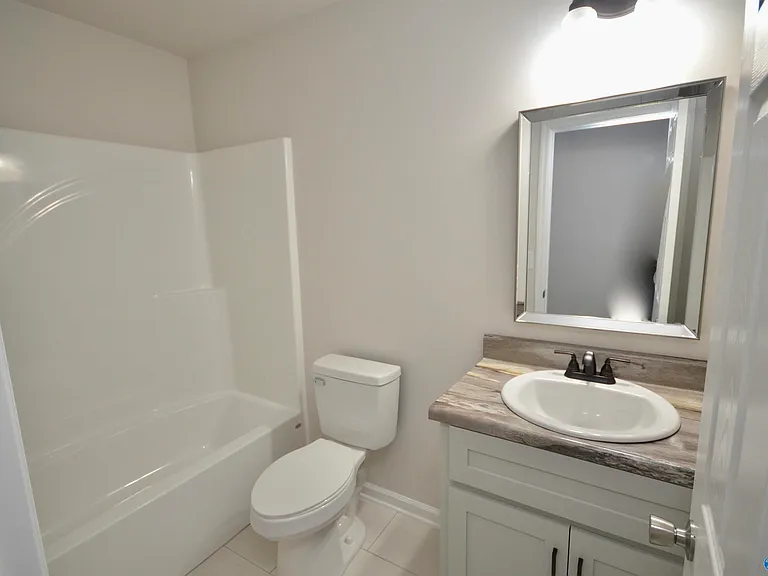 160 Swansea Ln — Photo 8