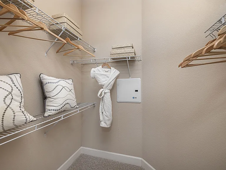 Monterra Las Colinas Apartments — Photo 33