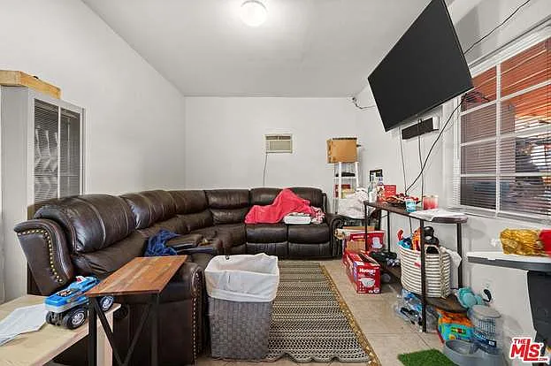 1314 E Laurelwood Dr — Photo 35