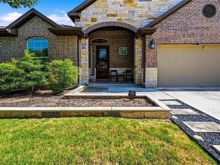 3013 Chalice Well Dr — Photo 3