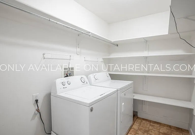 389 S State St #24 — Photo 11