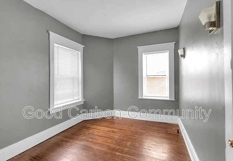 81 Saranac Ave #UPPER — Photo 17