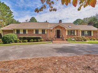 10 Country Club Blvd, Whispering Pines, NC 28327