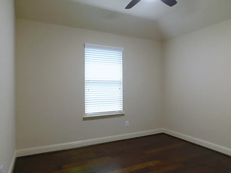 1704 Serra Dr — Photo 28