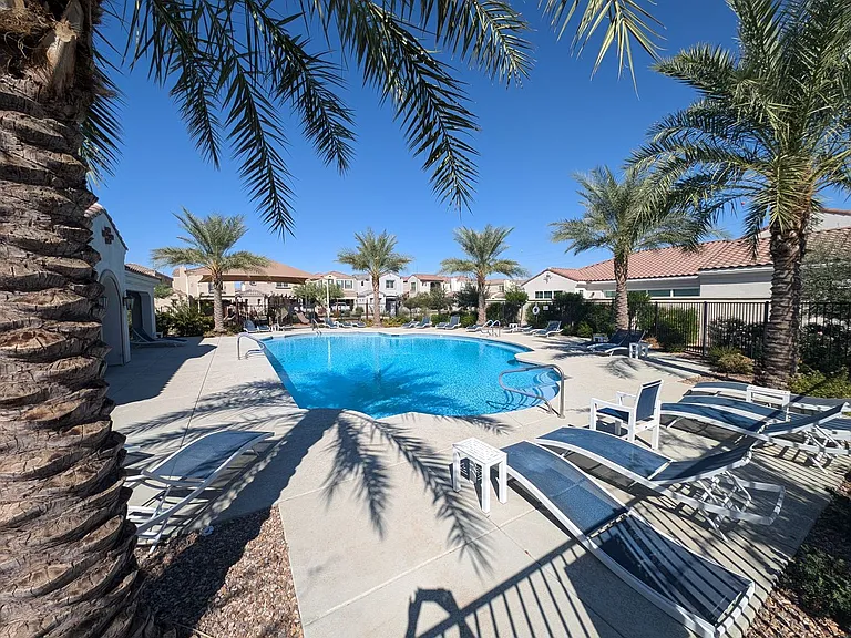 265 E Balsam Dr — Photo 42