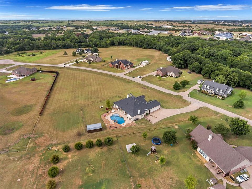 1st image of 169 S Bear Creek Ln
