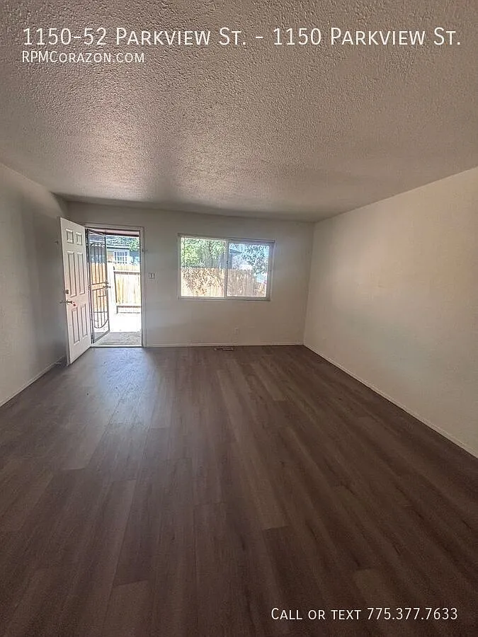 Newly updated 2 bed, 1 bath apt! New flooring, new paint, washer/dryer in unit! — Photo 4