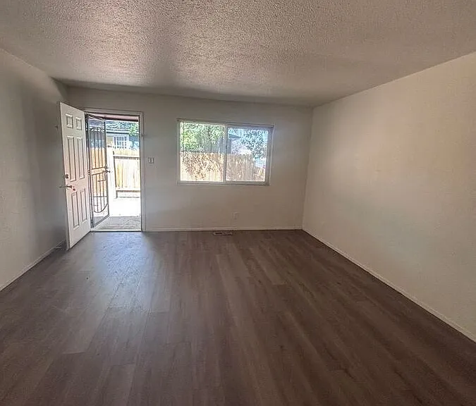 1150-52 Parkview St #1150 PARKVIEW ST — Photo 2