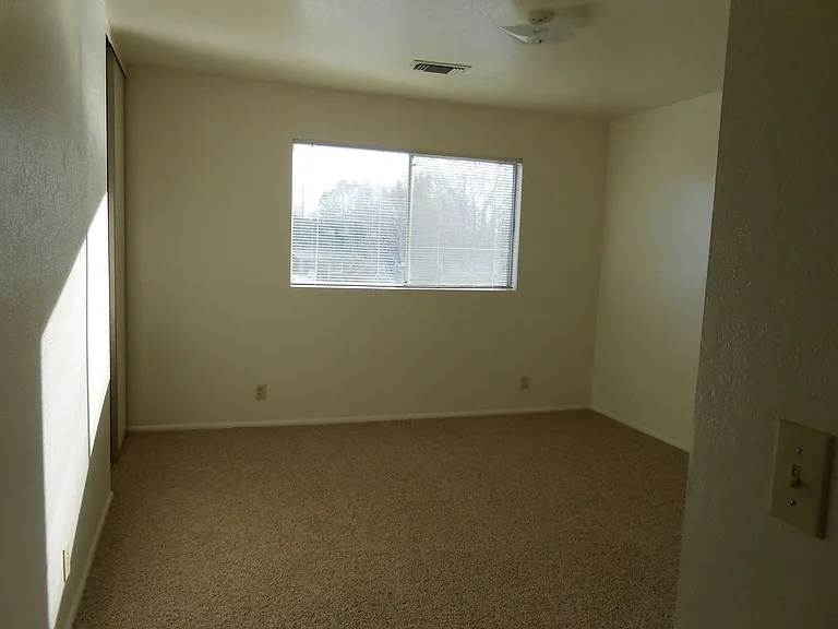 835 Shiloh Ct — Photo 6