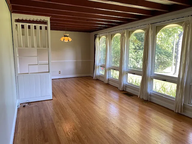 3 bed, 1.5 bath, 1532 sqft, $2,300 — Photo 4