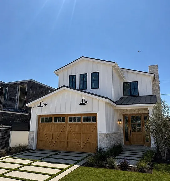 1043 Galloway St — Photo 1
