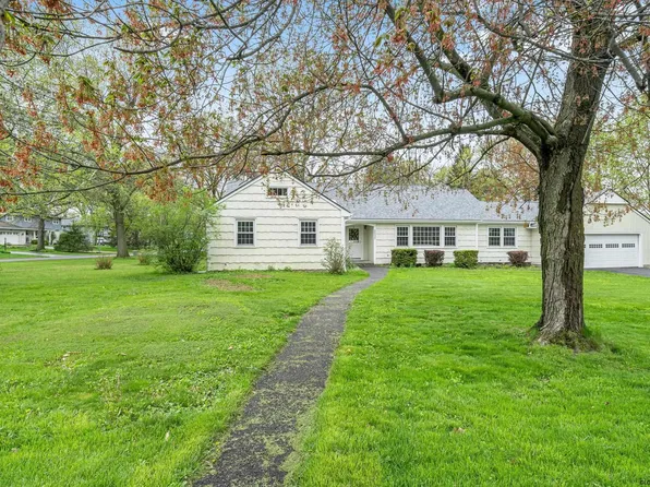 2537 Hilltop Rd, Niskayuna, NY 12309