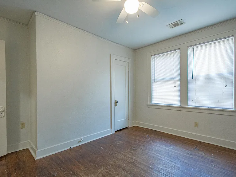 301 N Park St — Photo 23