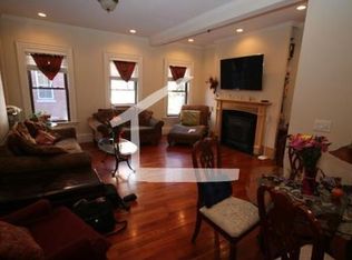 2 Centre Pl, Roxbury, MA 02119