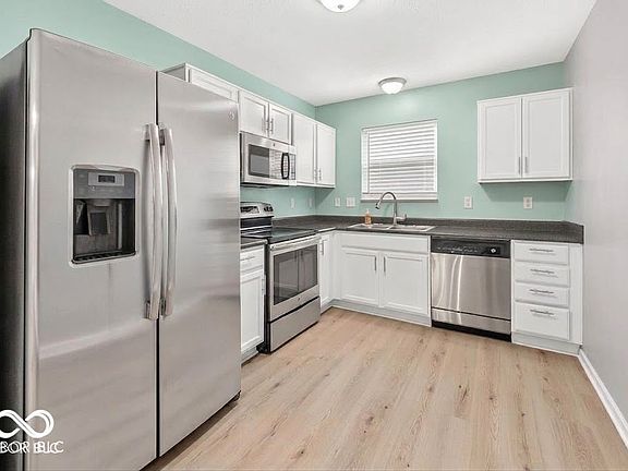 5th image of 910 Stonehurst Dr