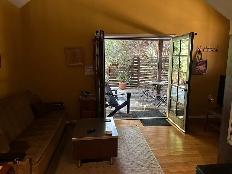 6621 De Longpre Ave — Photo 12