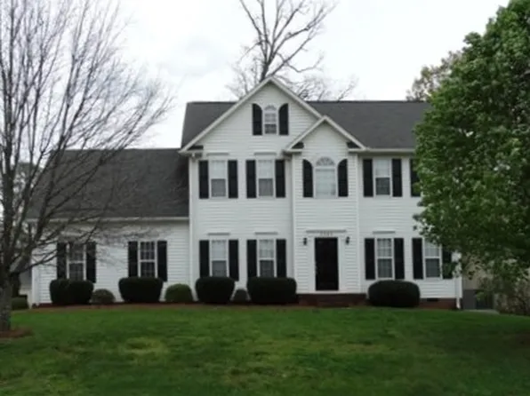 5385 Angel Oaks Dr, Winston Salem, NC 27105