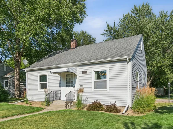 2202 6th Ave, Anoka, MN 55303