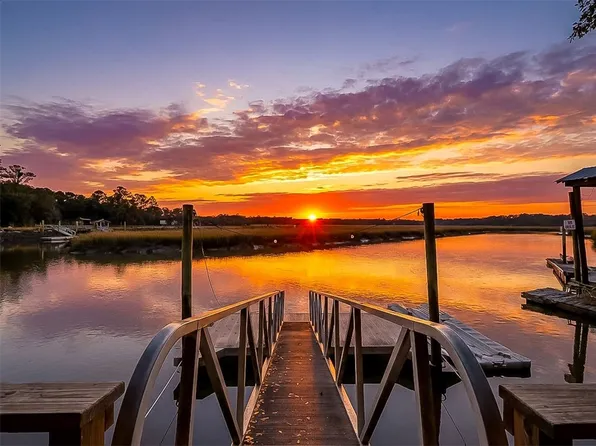 1222 River Dr NE, Townsend, GA 31331