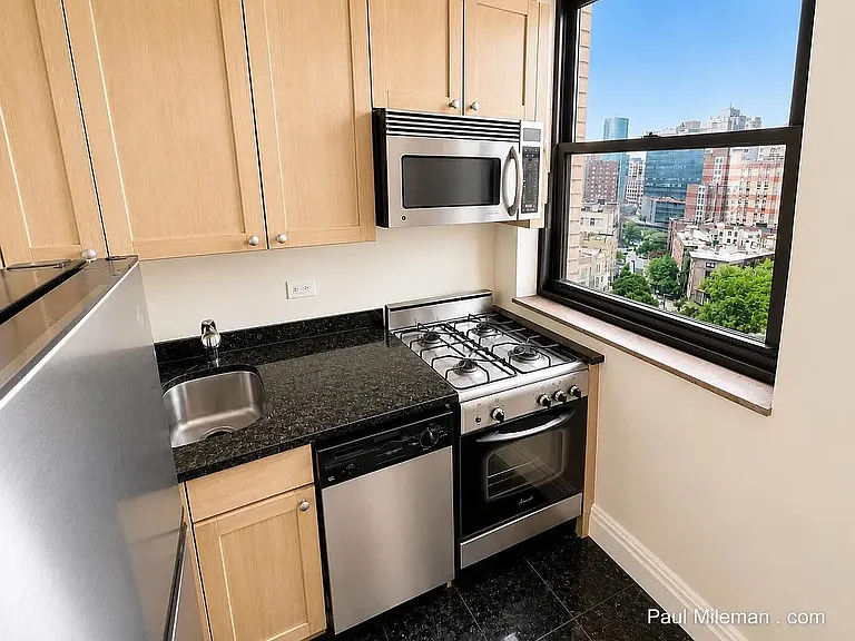 166 2nd Ave #8B — Photo 8
