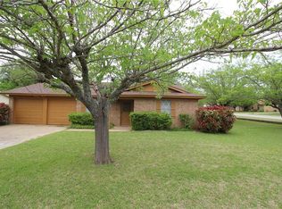 1400 Mimosa St, Cleburne, TX 76033