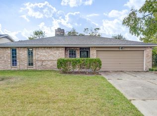 16926 Blackhawk Blvd, Friendswood, TX 77546