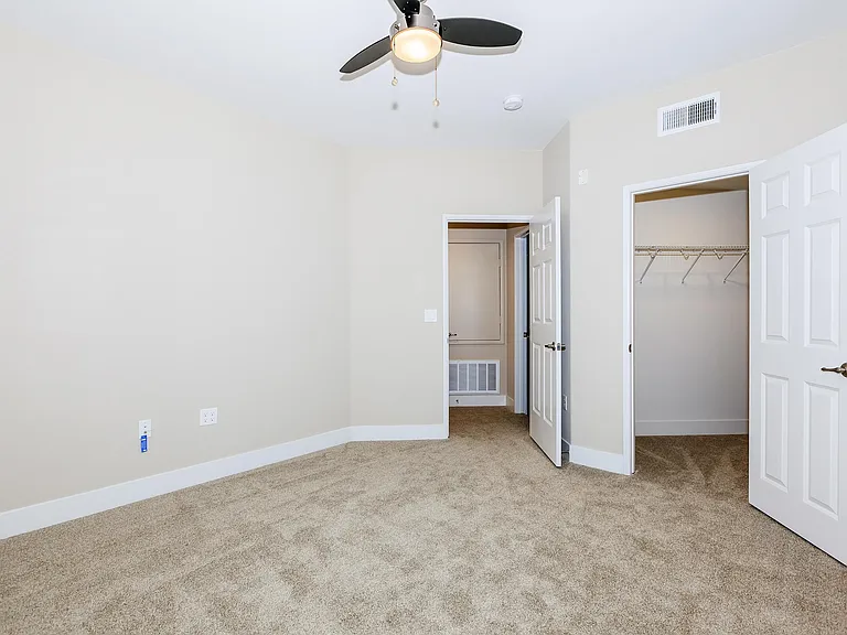 Sendero Gateway Apartment Homes — Photo 57