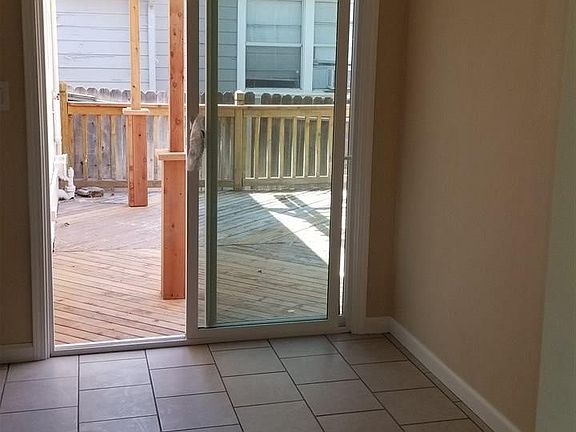 5th image of 88 Lorraine Ave