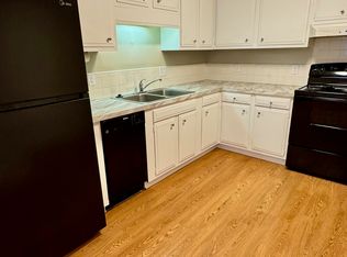 408 S 10th St APT 6, Adel, IA 50003