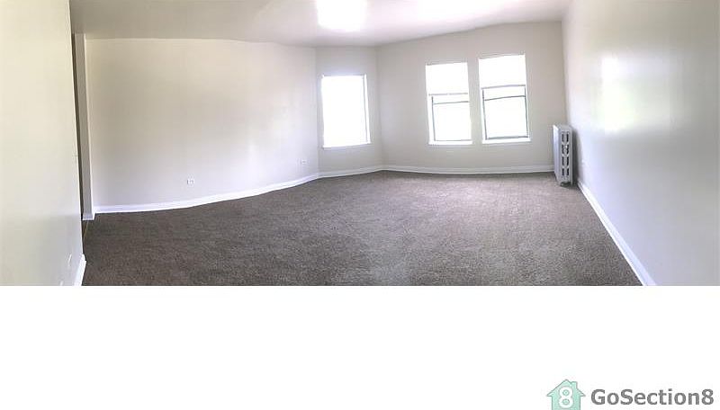 1st image of 5250 S King Dr #3