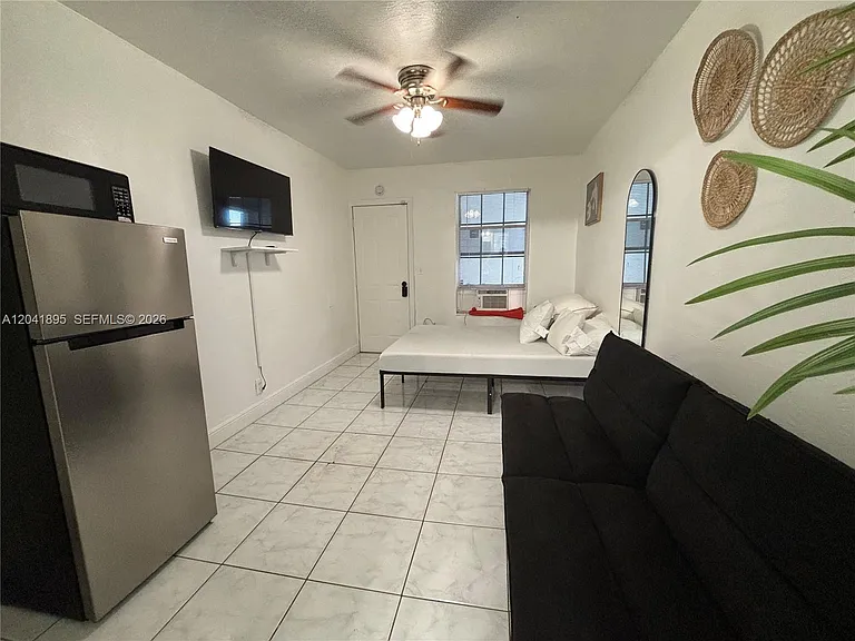 1843 Dewey St #118 — Photo 1