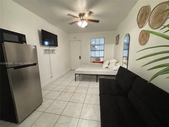 1843 Dewey St, Hollywood, FL