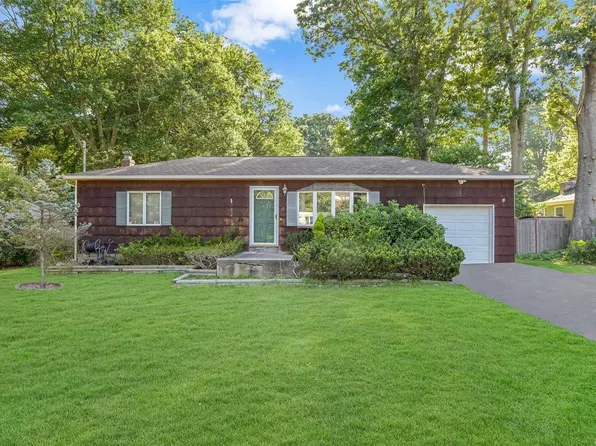 29 N Swezeytown Road, Middle Island, NY 11953