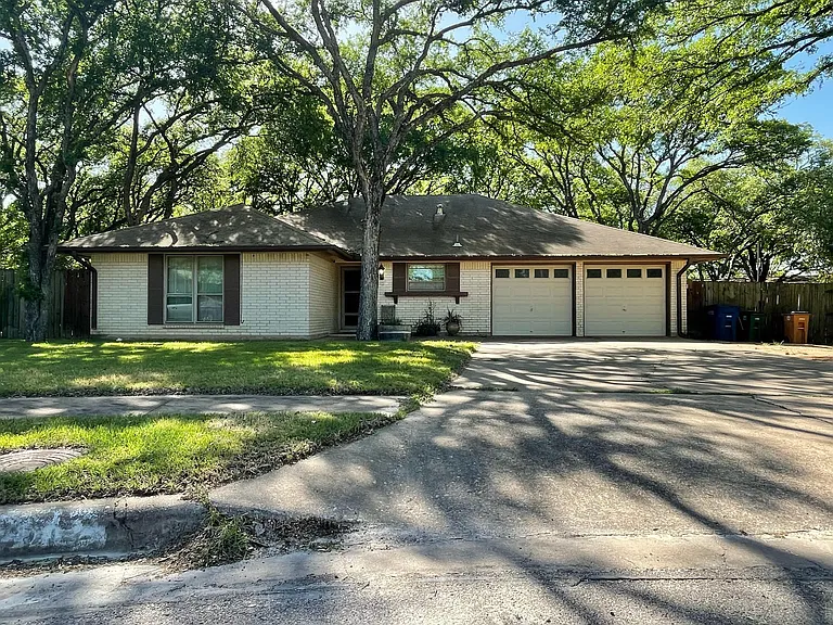 2512 Berwyn Cir — Photo 9
