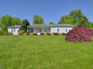 6 Sandra Rd, Ringoes, NJ 08551