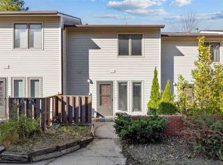 463 Samoa Dr, Iowa City, IA 52246