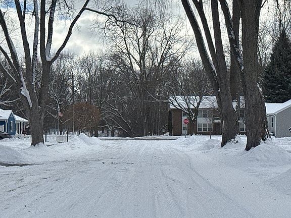 5th image of 535 Larscheid St