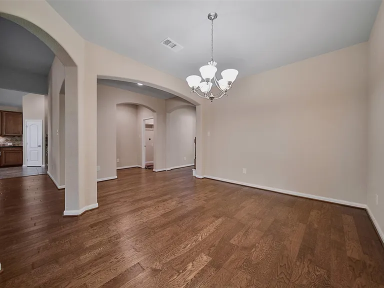 25208 Forest Ledge Dr — Photo 5