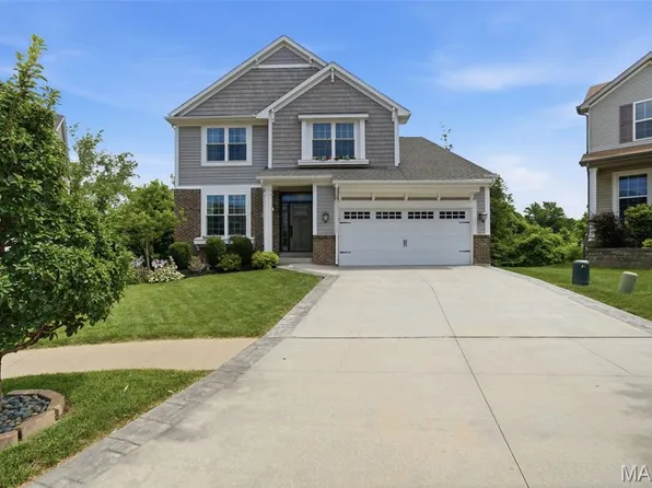 327 Madeira Ct, Saint Peters, MO 63376