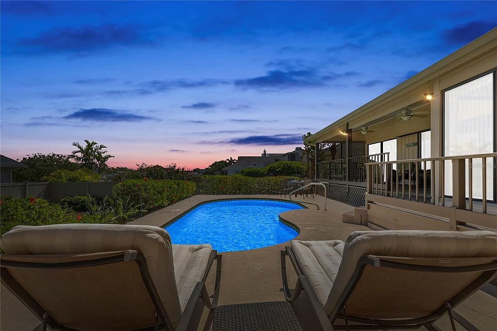 Sawa No。 5965 Seabird Dr S, Gulfport, FL 33707 | Zillow