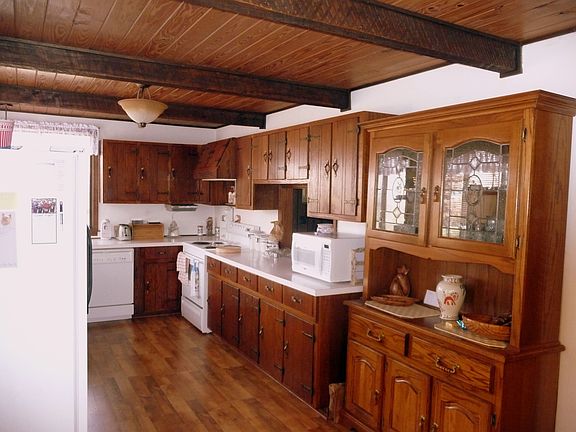 "Wooded" Kitchen!