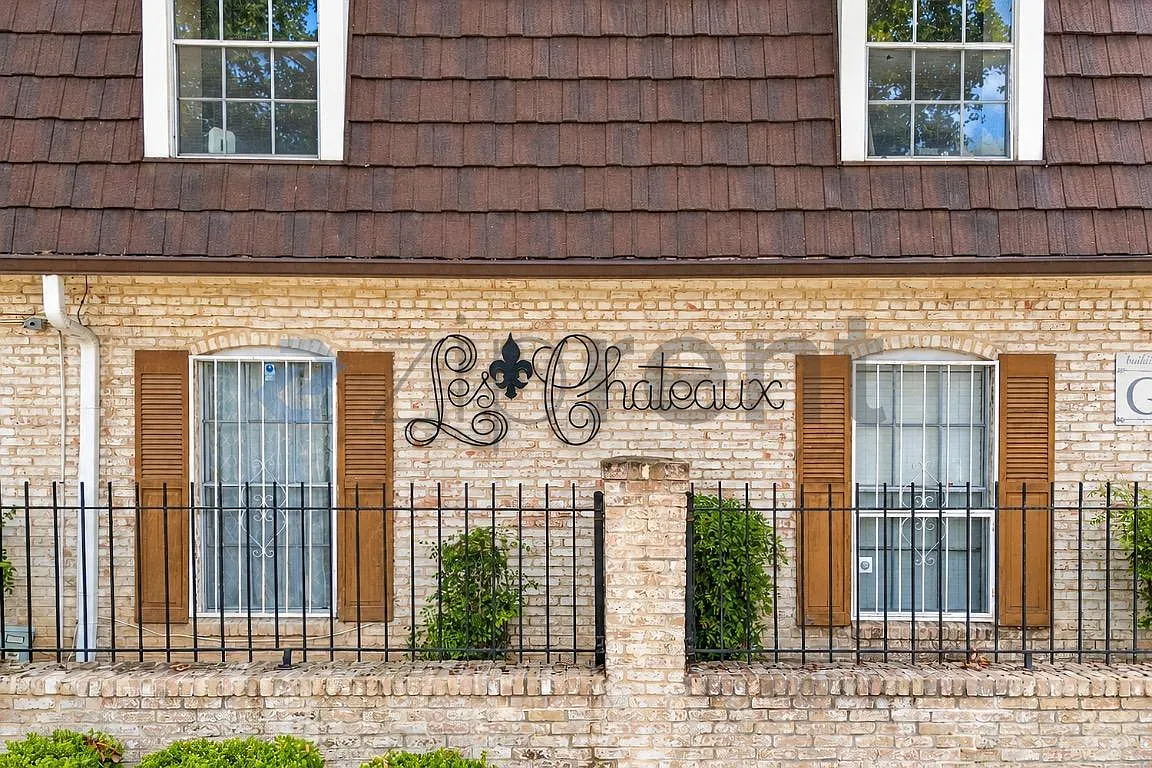 2 bed, 1.5 bath, 98 sqft, $1,280 — Photo 1