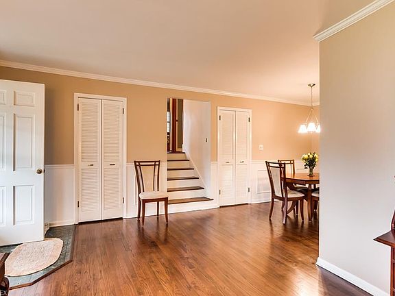 5th image of 6220 Meadowbrook Dr