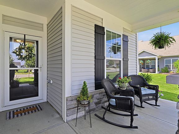 2nd image of 180 Tamarack Larch Blvd