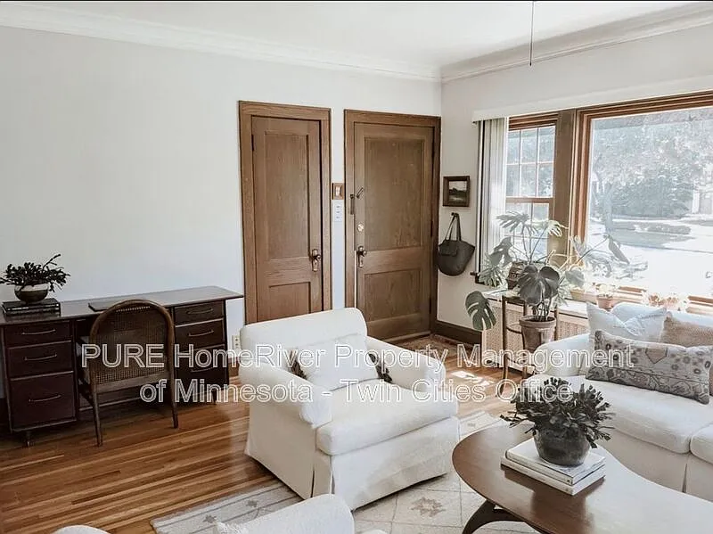 2 bed, 1.0 bath, $1,800 — Photo 3