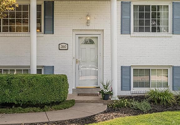 3rd image of 2860 Beechwood Ln