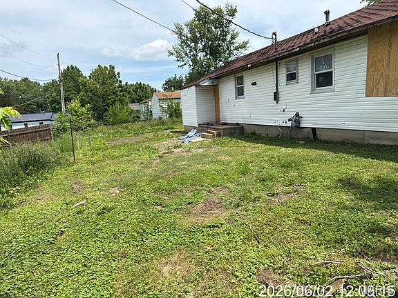 5th image of 206 Mueller Dr